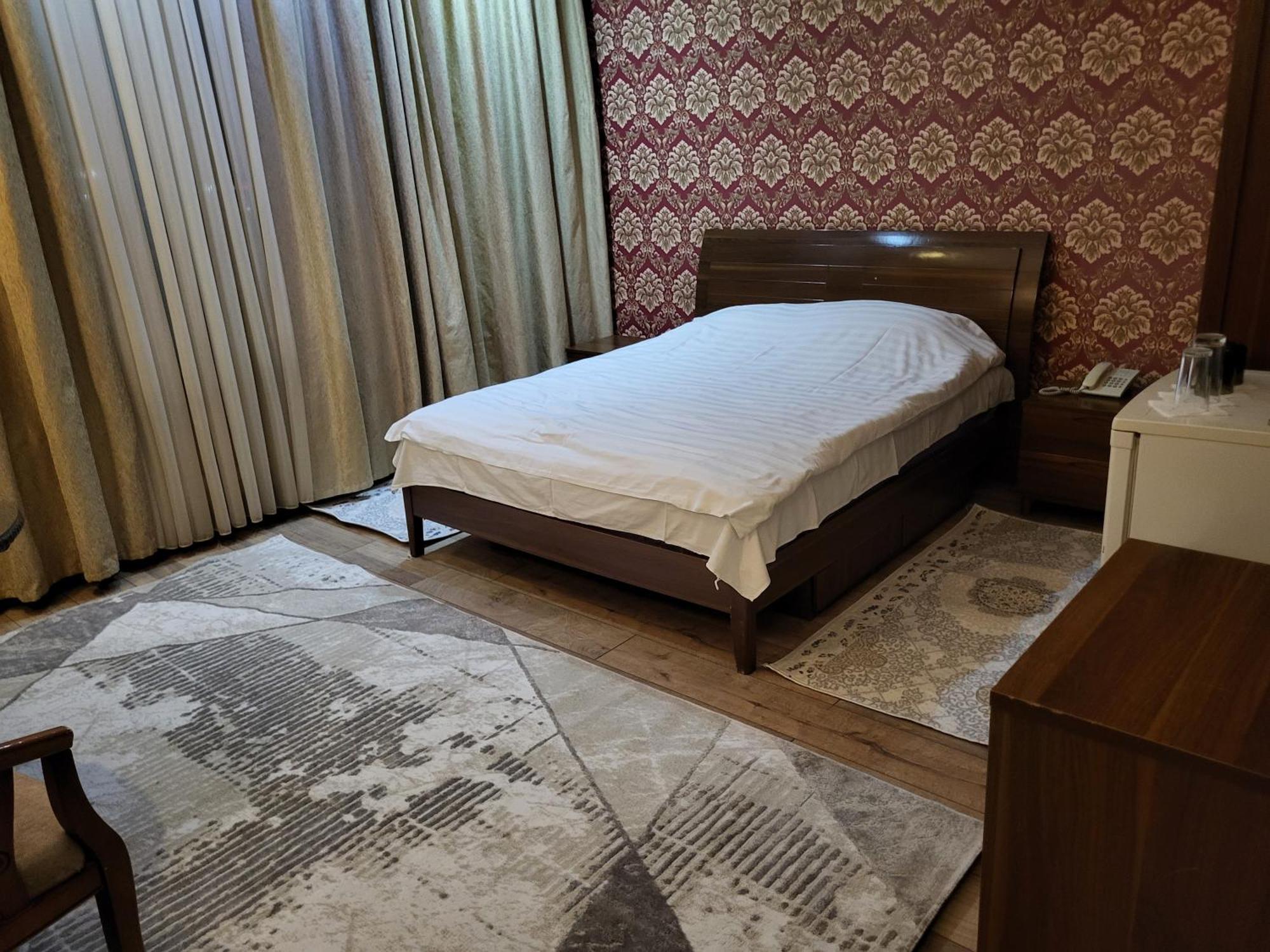 Seoul Hotel Shymkent Esterno foto