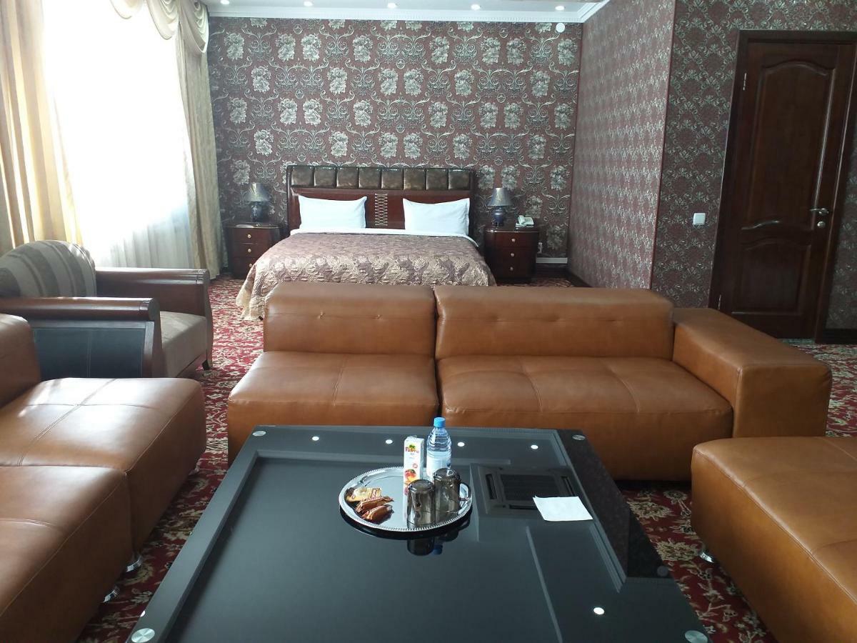 Seoul Hotel Shymkent Esterno foto