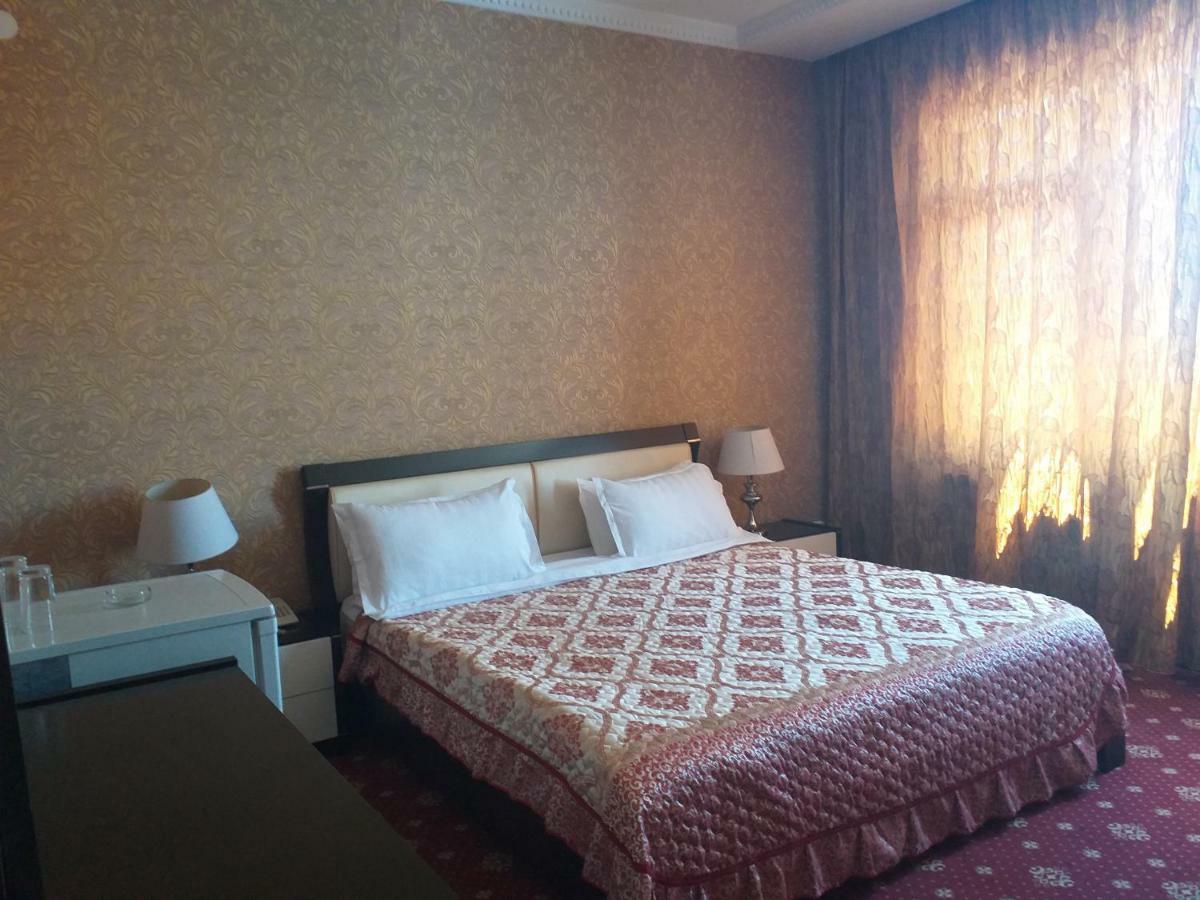 Seoul Hotel Shymkent Esterno foto