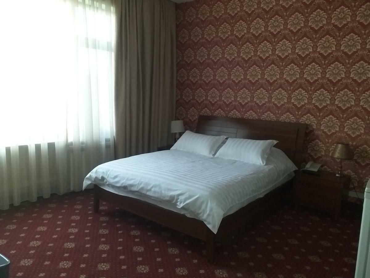 Seoul Hotel Shymkent Esterno foto