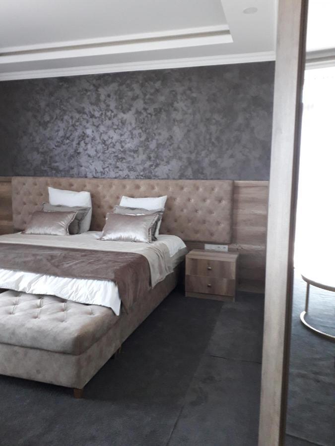 Seoul Hotel Shymkent Esterno foto